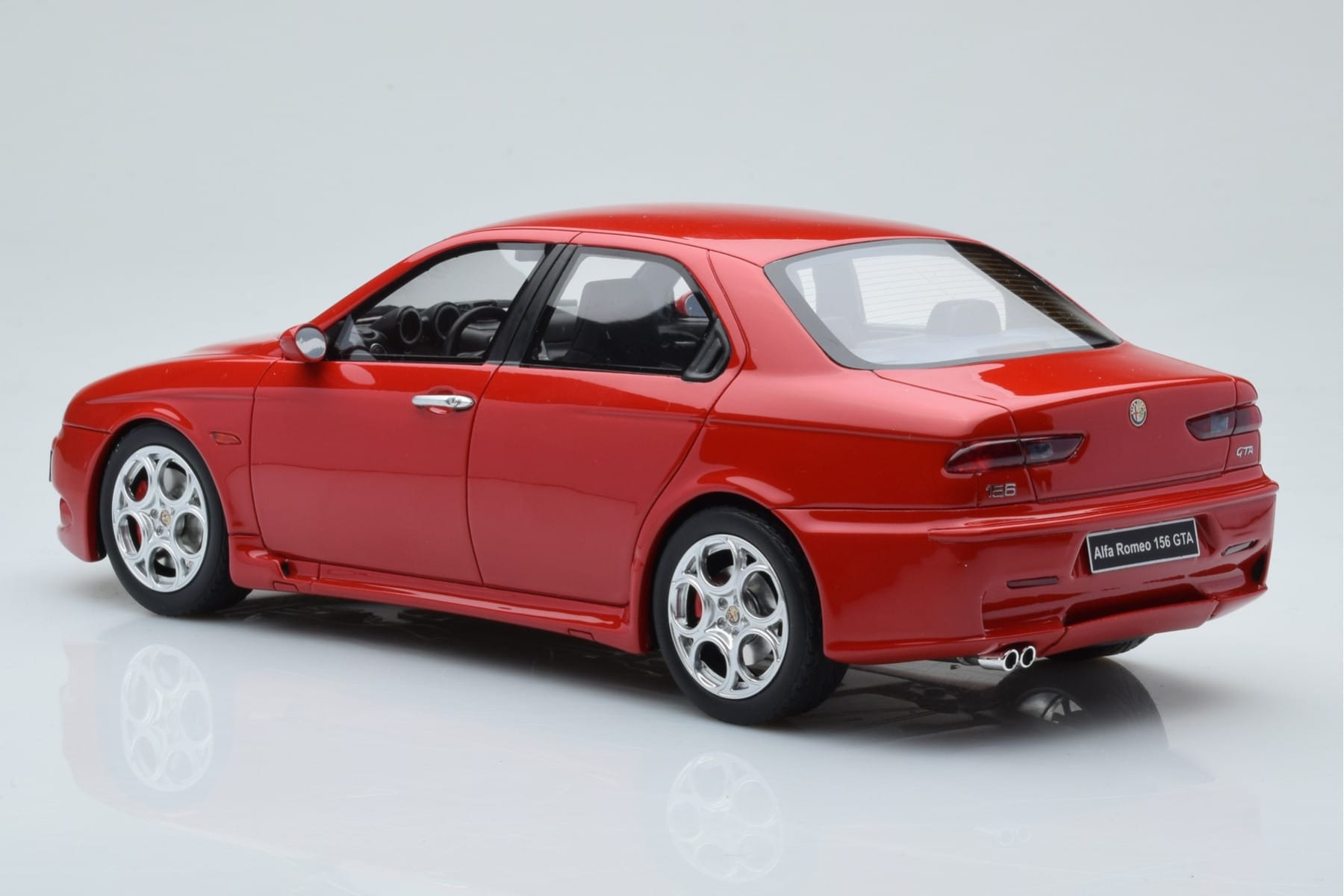 Alfa Romeo 156 GTA Red Otto 1:18 OT1017 Resin - image 5 of 6