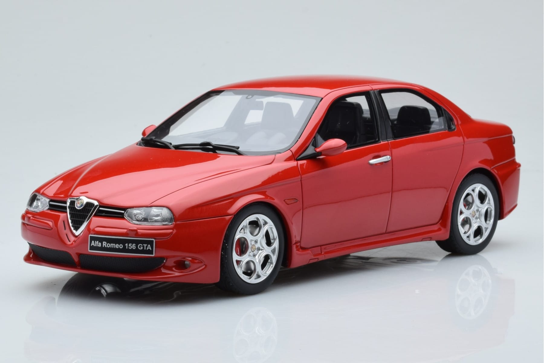 Alfa Romeo 156 GTA Red Otto 1:18 OT1017 Resin
