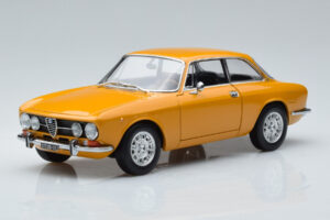 Alfa Romeo 1750 GTV Yellow Norev 1:18 187910 Diecast