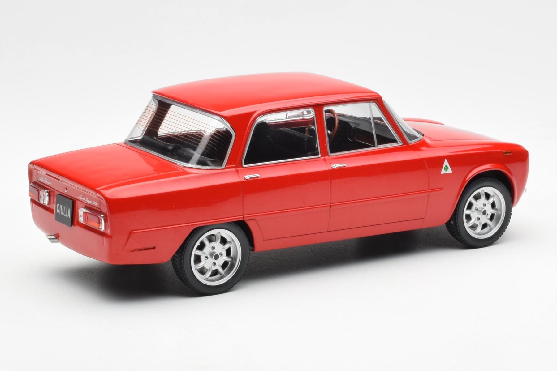 Alfa Romeo Giulia Nuova Super Red Custom Wheels MCG 1:18 MCG18333 Diecast - image 2 of 6