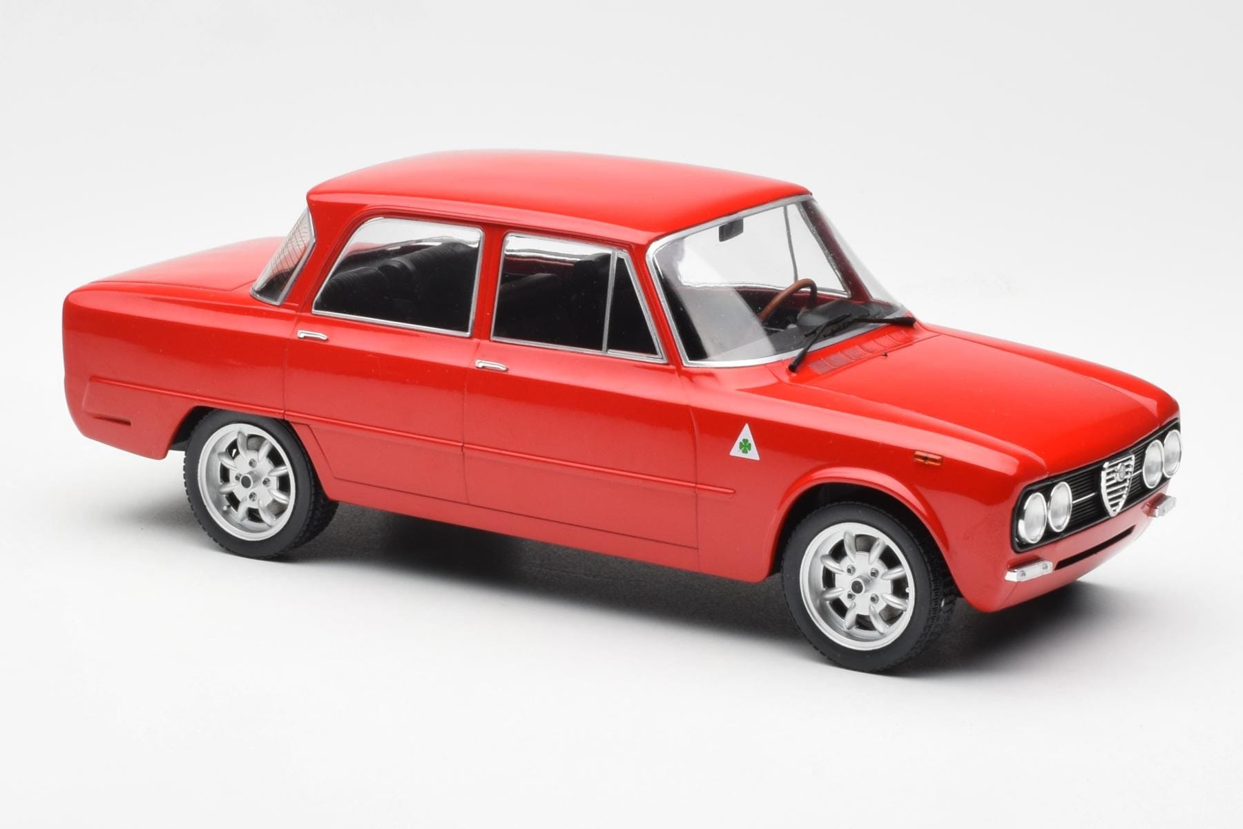 Alfa Romeo Giulia Nuova Super Red Custom Wheels MCG 1:18 MCG18333 Diecast - image 4 of 6