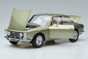 Alfa Romeo GTV 2000 Green Limited Edition Norev 1:18 187913 Diecast - image 2 of 7