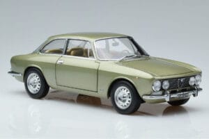 Alfa Romeo GTV 2000 Green Limited Edition Norev 1:18 187913 Diecast - image 5 of 7