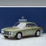 Alfa Romeo GTV 2000 Green Limited Edition Norev 1:18 187913 Diecast - image 7 of 7