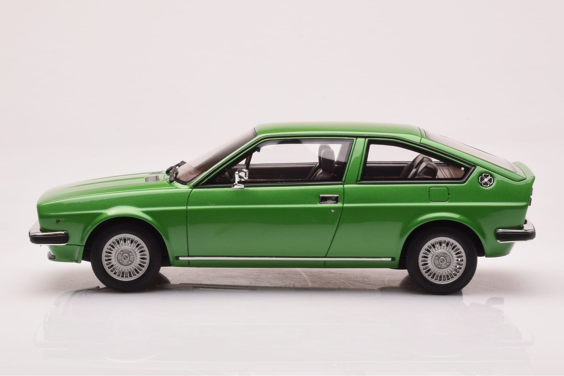 Alfa Romeo Alfasud Sprint Green Otto 1:18 OT1043 Resin - image 3 of 6