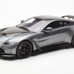 Aston Martin V12 Vantage Magnetic Silver GT Spirit 1:18 GT443 Resin
