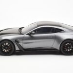 Aston Martin V12 Vantage Magnetic Silver GT Spirit 1:18 GT443 Resin - image 3 of 6