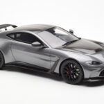 Aston Martin V12 Vantage Magnetic Silver GT Spirit 1:18 GT443 Resin - image 4 of 6