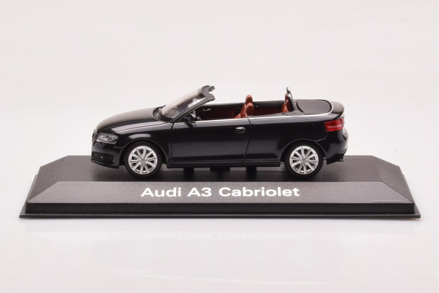 Audi A3 8P Cabriolet Black Minichamps 1:43 5010803333 Diecast