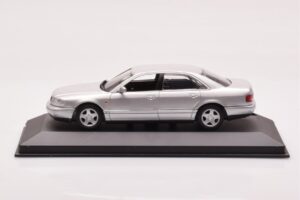 Audi A8 D2 Silver Minichamps 1:43 433013006 Diecast