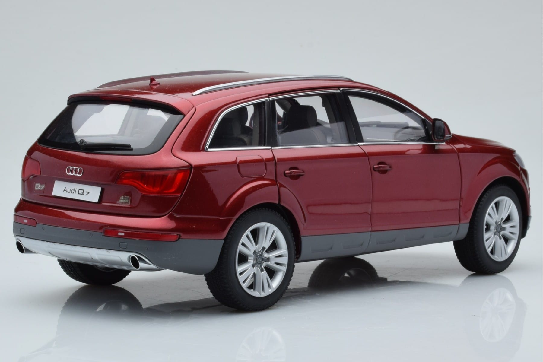 Audi Q7 4L Garnet Red Kyosho 1:18 09222R Diecast - image 3 of 8