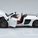 Audi R8 Spyder Performance White Kengfai 1:18 VAKF-0351 Diecast - image 5 of 11