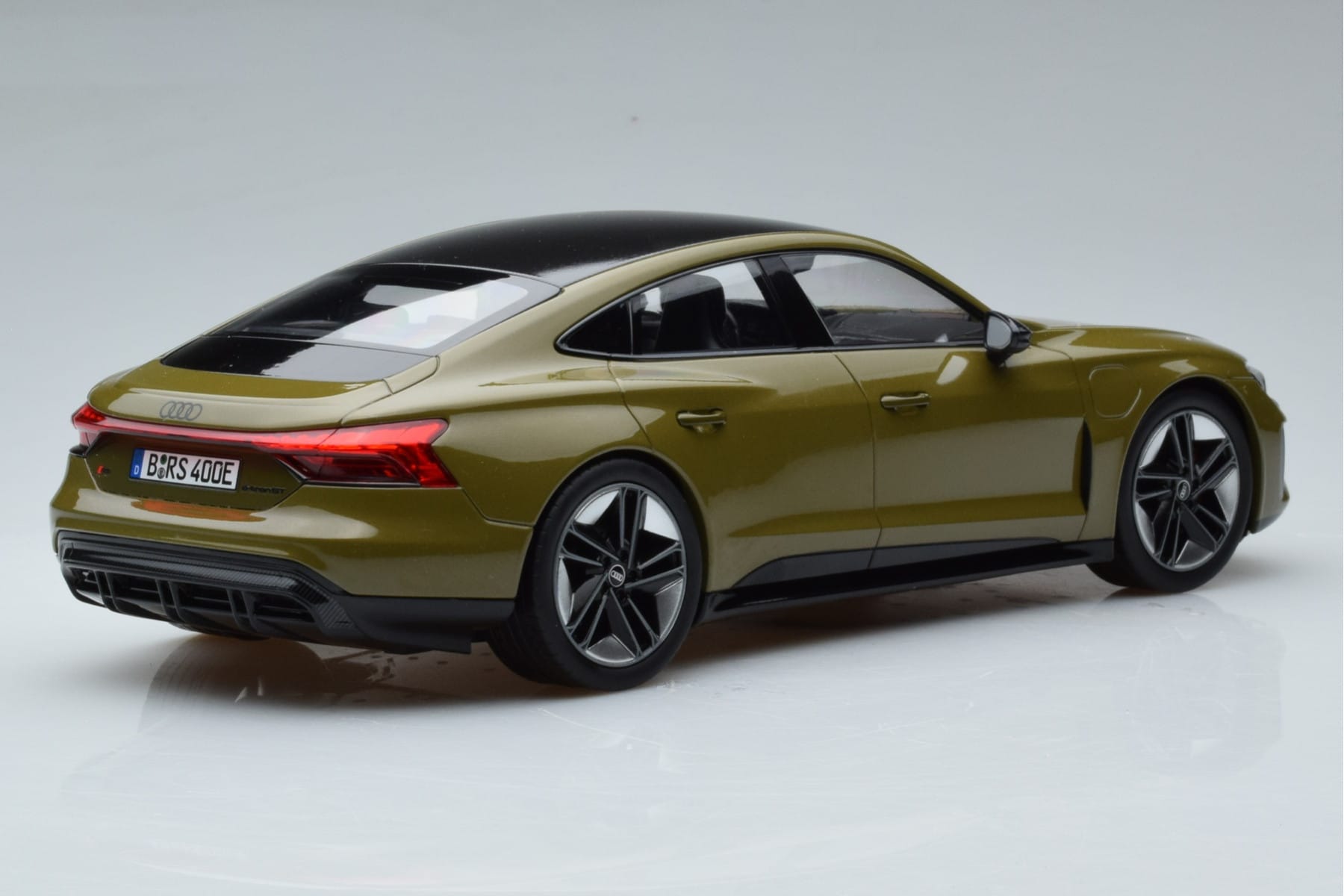 Audi RS E-Tron GT Olive Norev 1:18 188380 Diecast - image 2 of 6