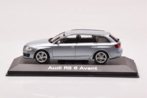 Audi RS6 C6 Monza Silver Minichamps 1:43 5010710213 Diecast