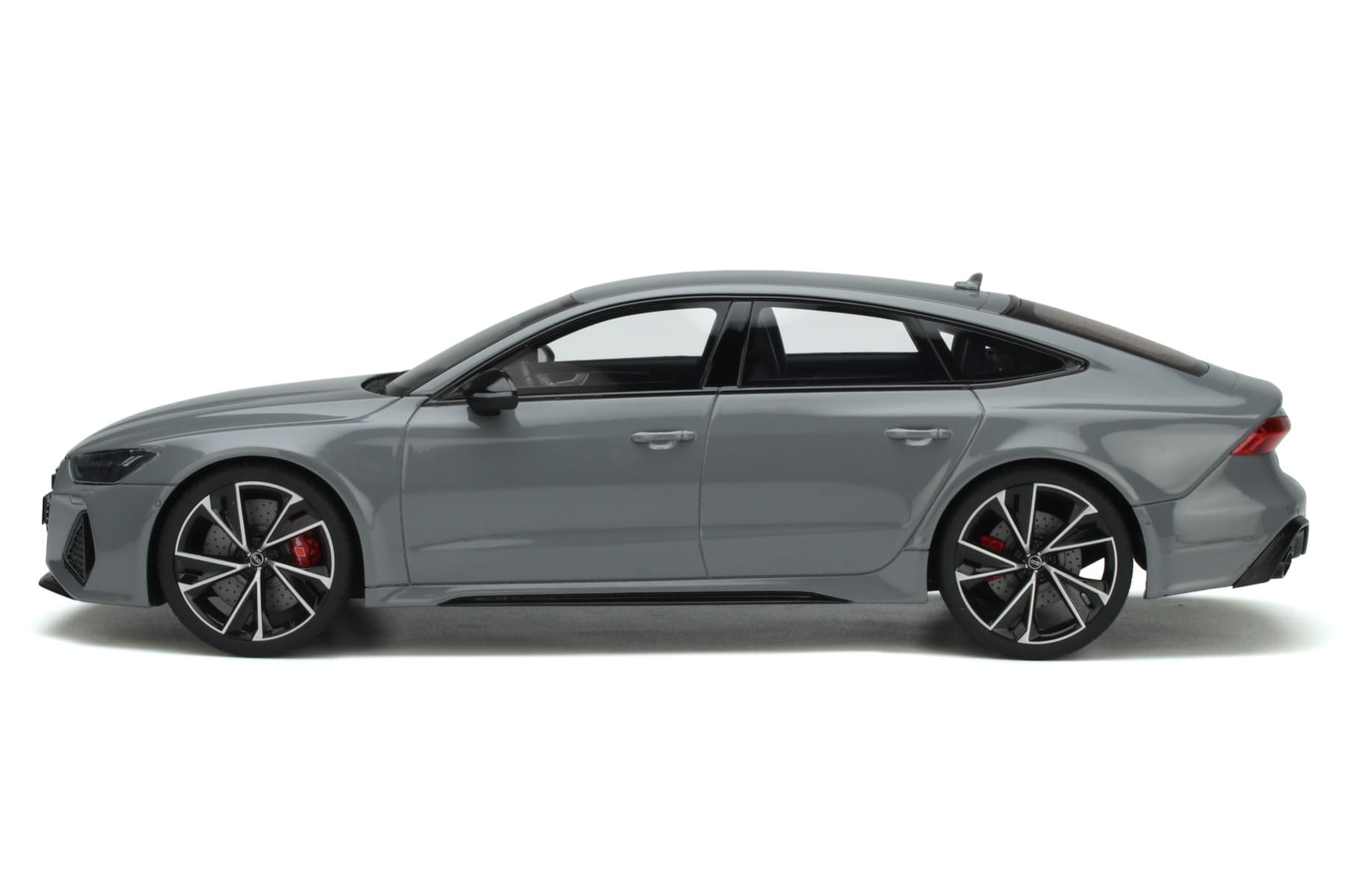Audi RS7 C8 Sportback Nardo Grey GT Spirit 1:18 GT823 Resin - image 3 of 5