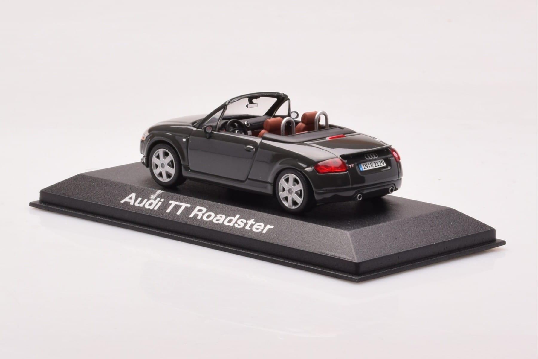 Audi TT 8N Roadster Grey Minichamps 1:43 430017235 Diecast - image 3 of 4