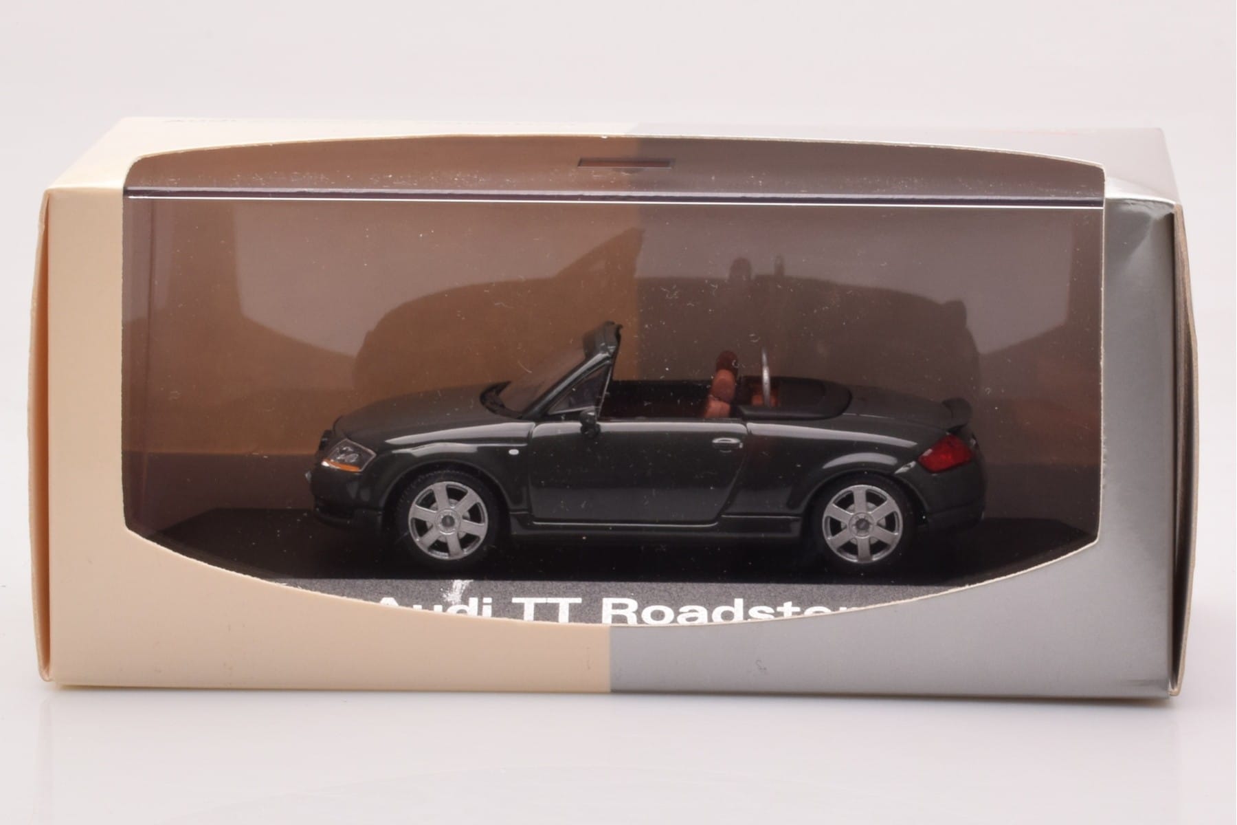 Audi TT 8N Roadster Grey Minichamps 1:43 430017235 Diecast - image 4 of 4