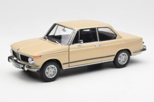 BMW 2002 Ti E10 Sahara Beige Kyosho 1:18 08541BG Diecast