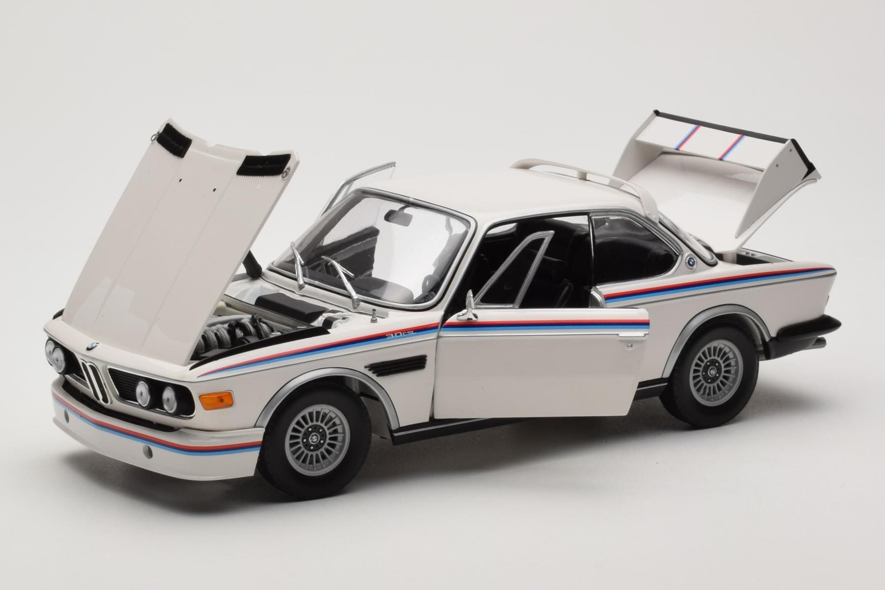 BMW 3.0 CSL E9 White Heritage Edition Minichamps 1:18 80432411550 Diecast - image 2 of 8