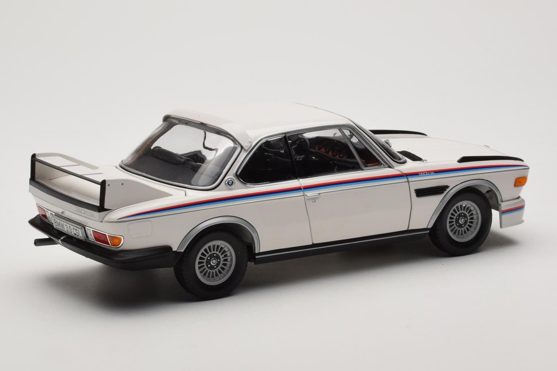 BMW 3.0 CSL E9 White Heritage Edition Minichamps 1:18 80432411550 Diecast - image 3 of 8