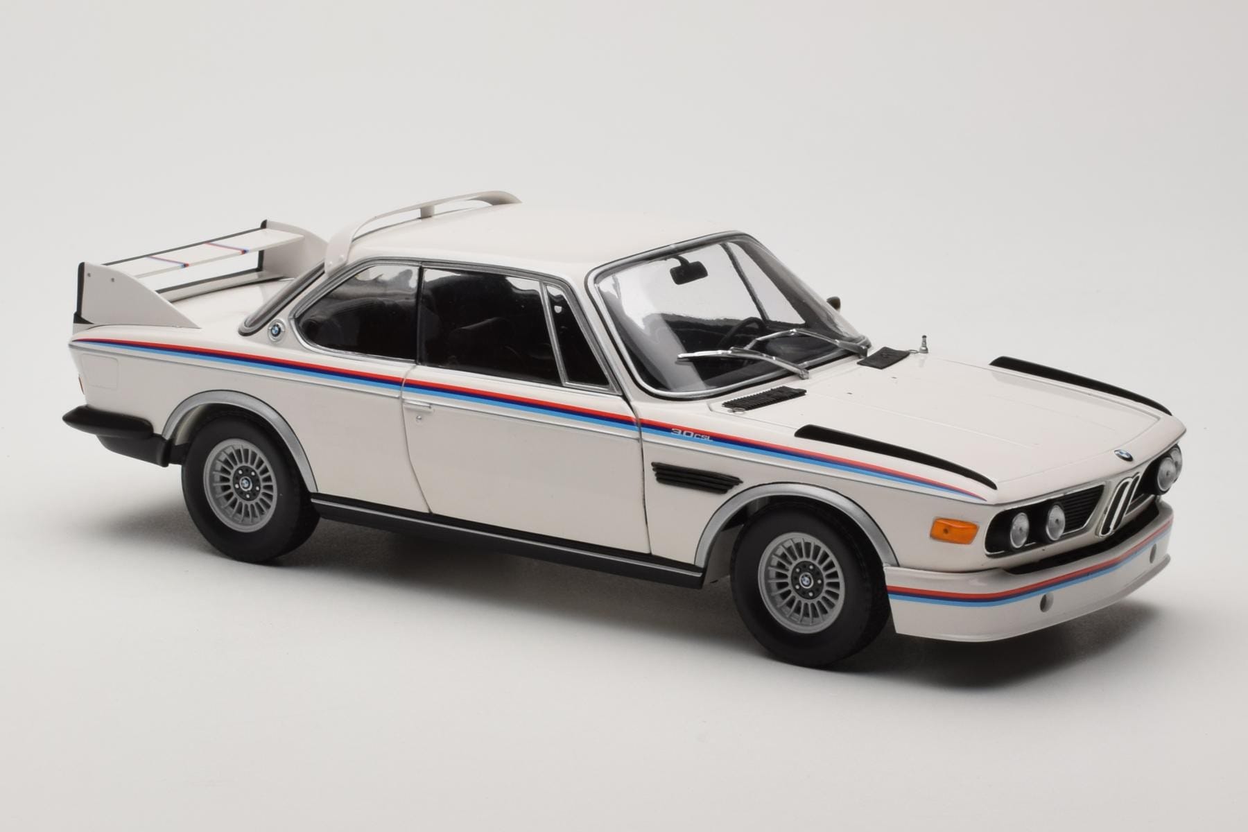 BMW 3.0 CSL E9 White Heritage Edition Minichamps 1:18 80432411550 Diecast - image 6 of 8