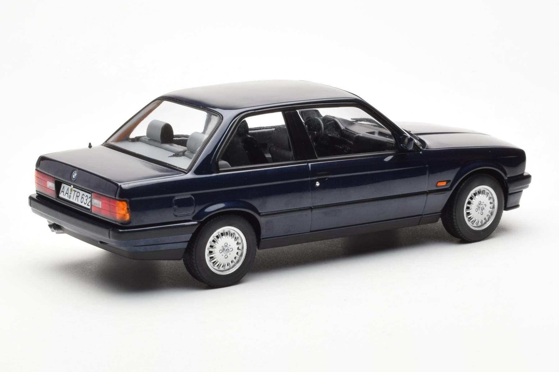 BMW 325i E30 Blue Metallic Norev 1:18 183201 Diecast - image 2 of 6