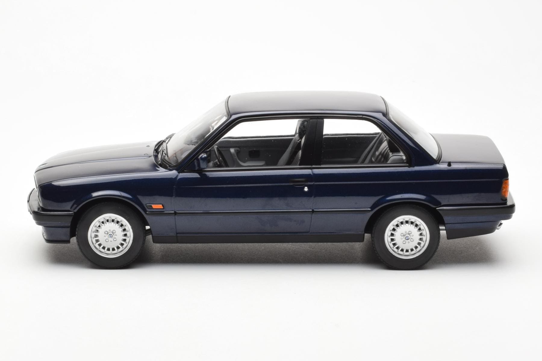 BMW 325i E30 Blue Metallic Norev 1:18 183201 Diecast - image 3 of 6