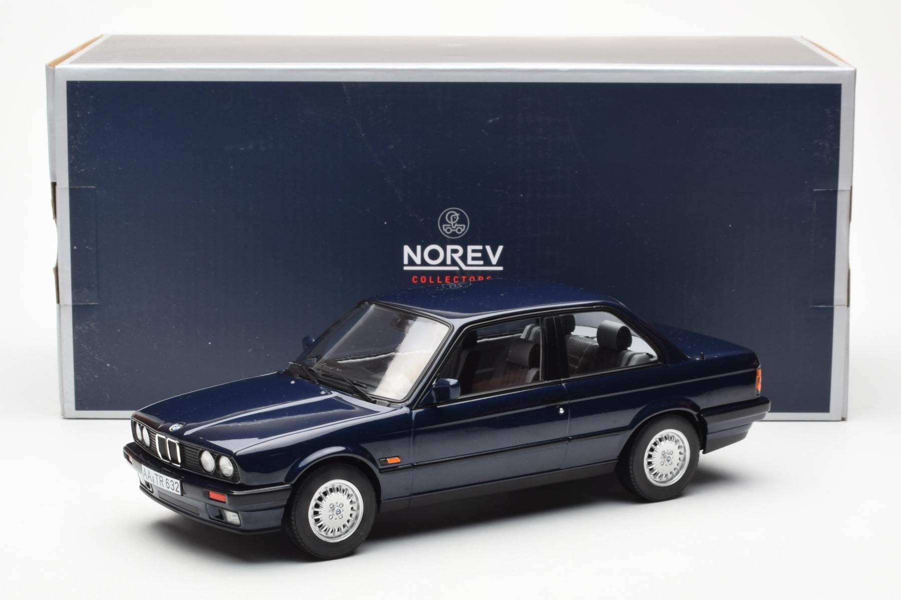 BMW 325i E30 Blue Metallic Norev 1:18 183201 Diecast - image 6 of 6