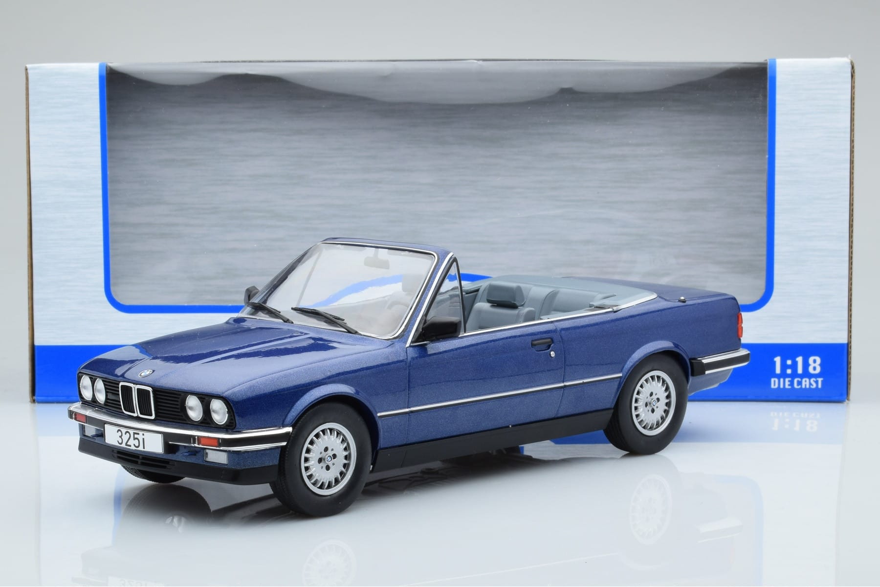 BMW 325i E30 Convertible Blue MCG 1:18 MCG18381 Diecast - image 5 of 5