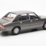 BMW 520i E28 Grey MCG 1:18 MCG18121 Diecast - image 2 of 6