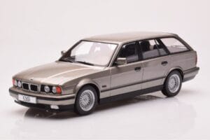 BMW 530i E34 Touring Grey Metallic MCG 1:18 MCG18330 Diecast