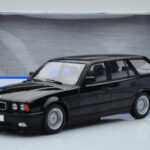 BMW 540i E34 Touring Black Metallic MCG 1:18 MCG18329 Diecast - image 6 of 6