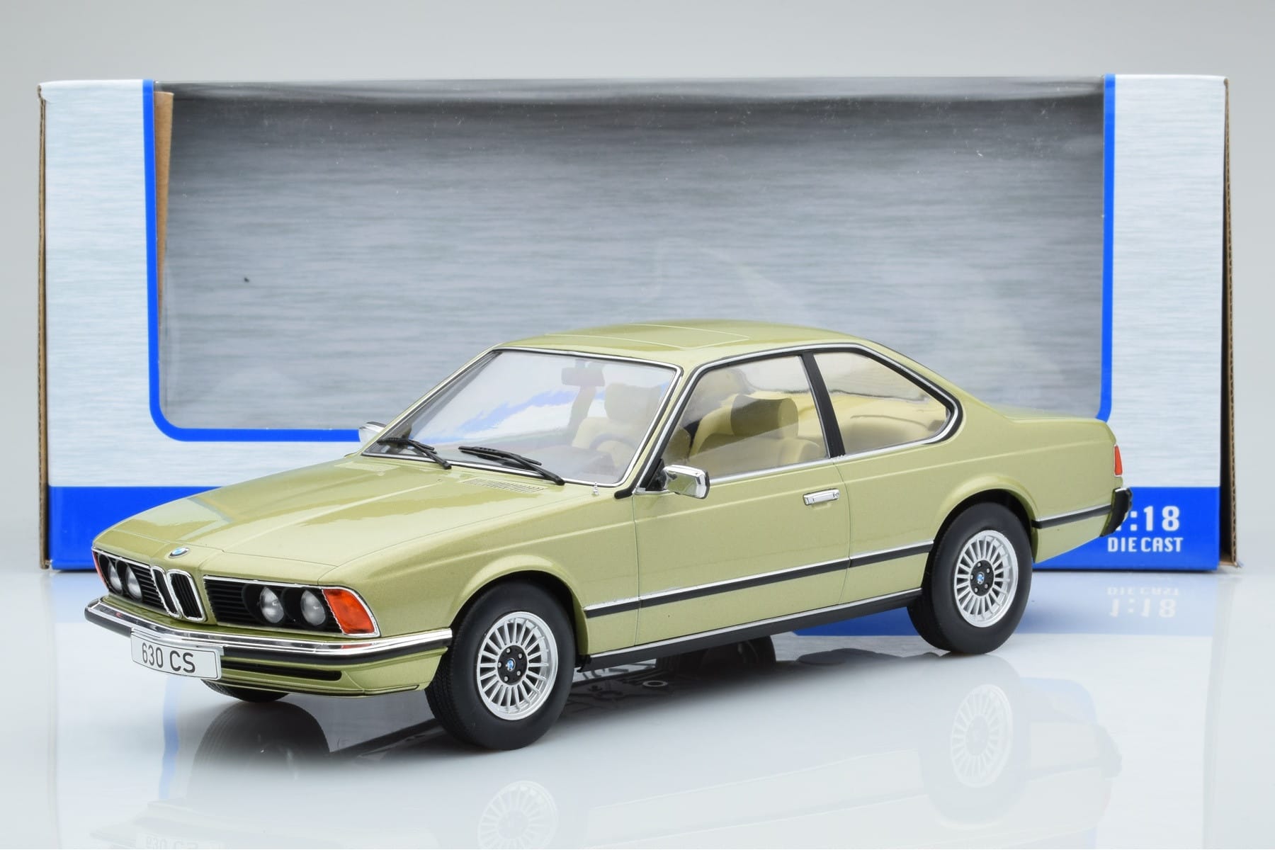 BMW 628 CSi E24 Light Green MCG 1:18 MCG18163 Diecast - image 5 of 5