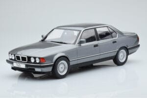 BMW 7 Series E32 740i Silver MCG 1:18 MCG18161 Diecast