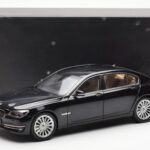 BMW 750Li F02 Facelift Carbon Black Kyosho 1:18 08784BK Diecast - image 8 of 8