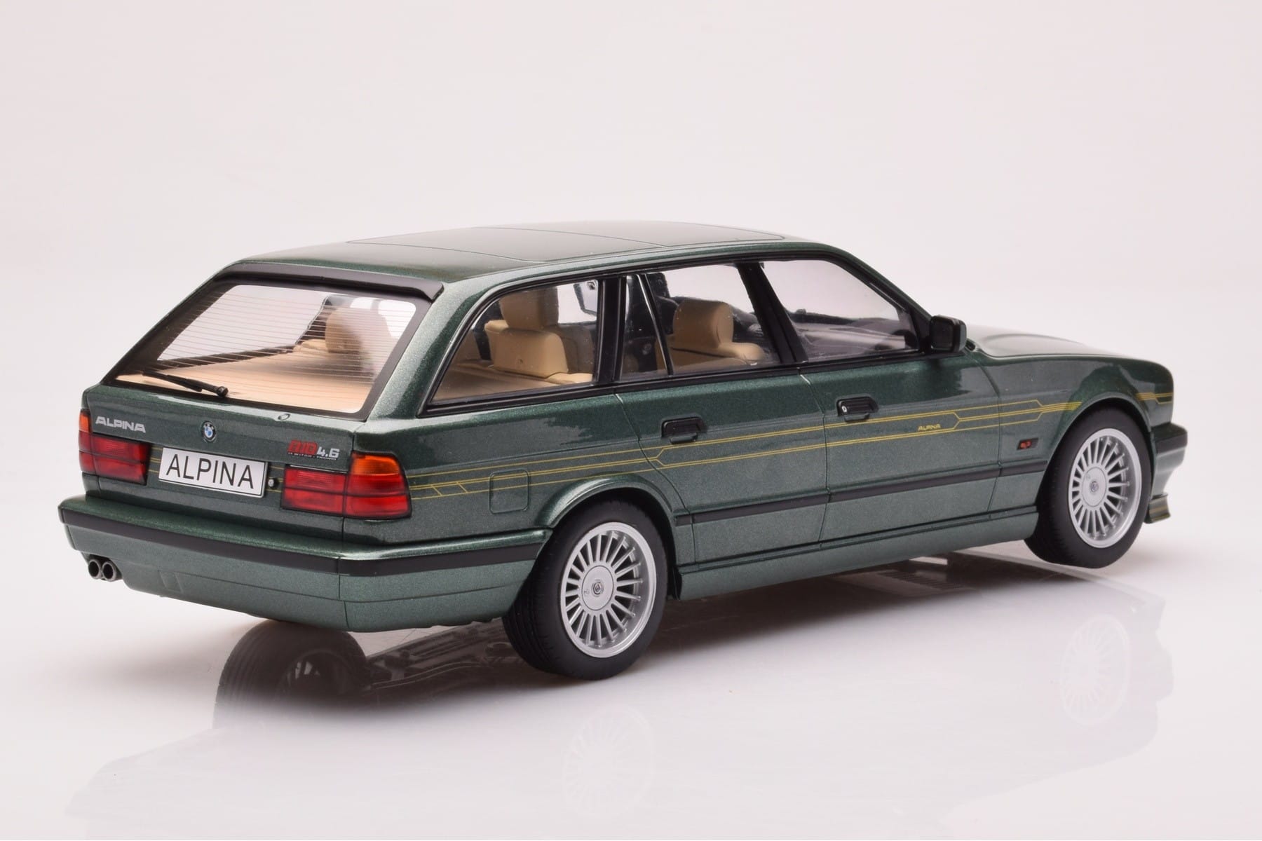 BMW Alpina B10 E34 Touring Dark Green MCG 1:18 MCG18331 Diecast - image 2 of 6