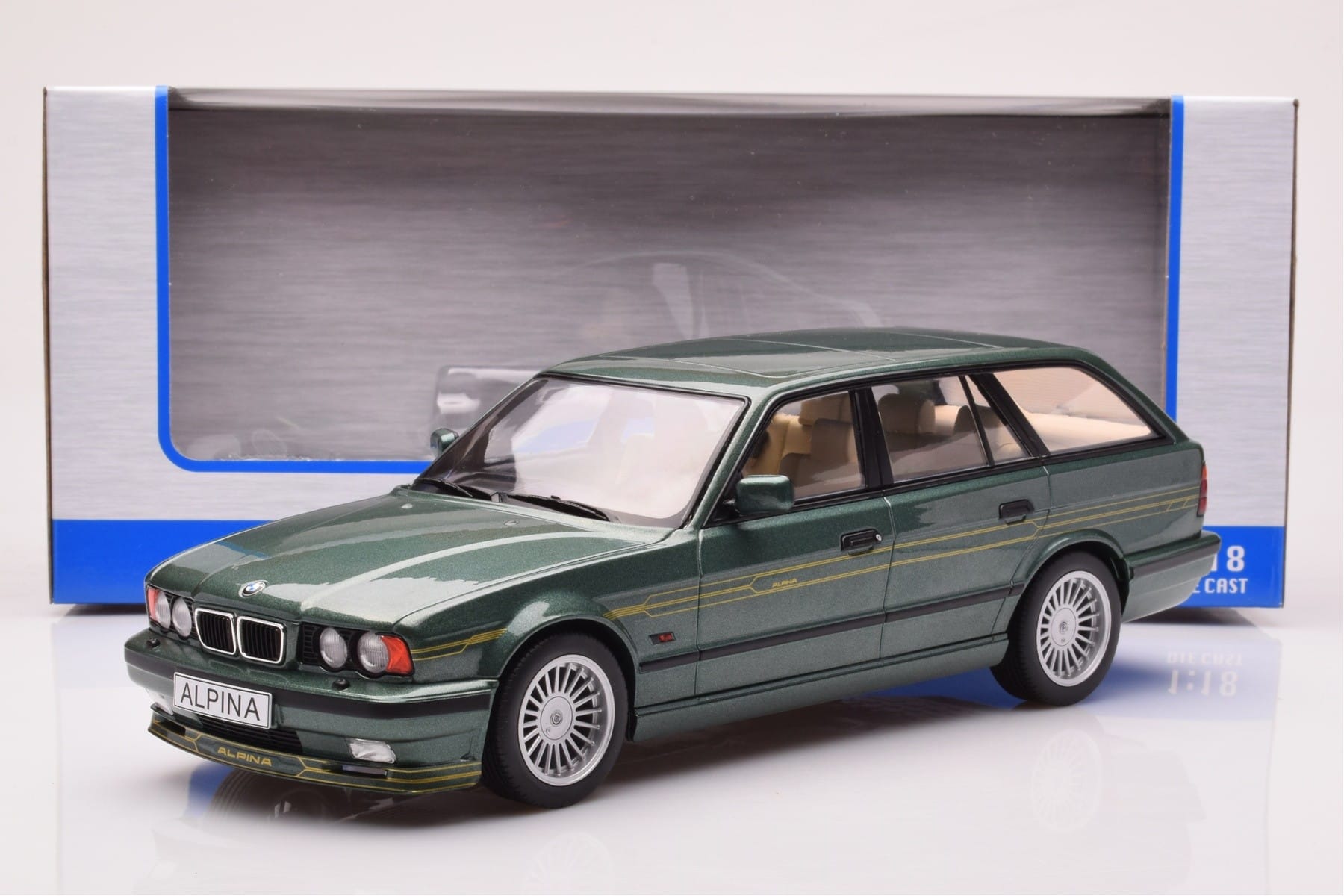 BMW Alpina B10 E34 Touring Dark Green MCG 1:18 MCG18331 Diecast - image 6 of 6