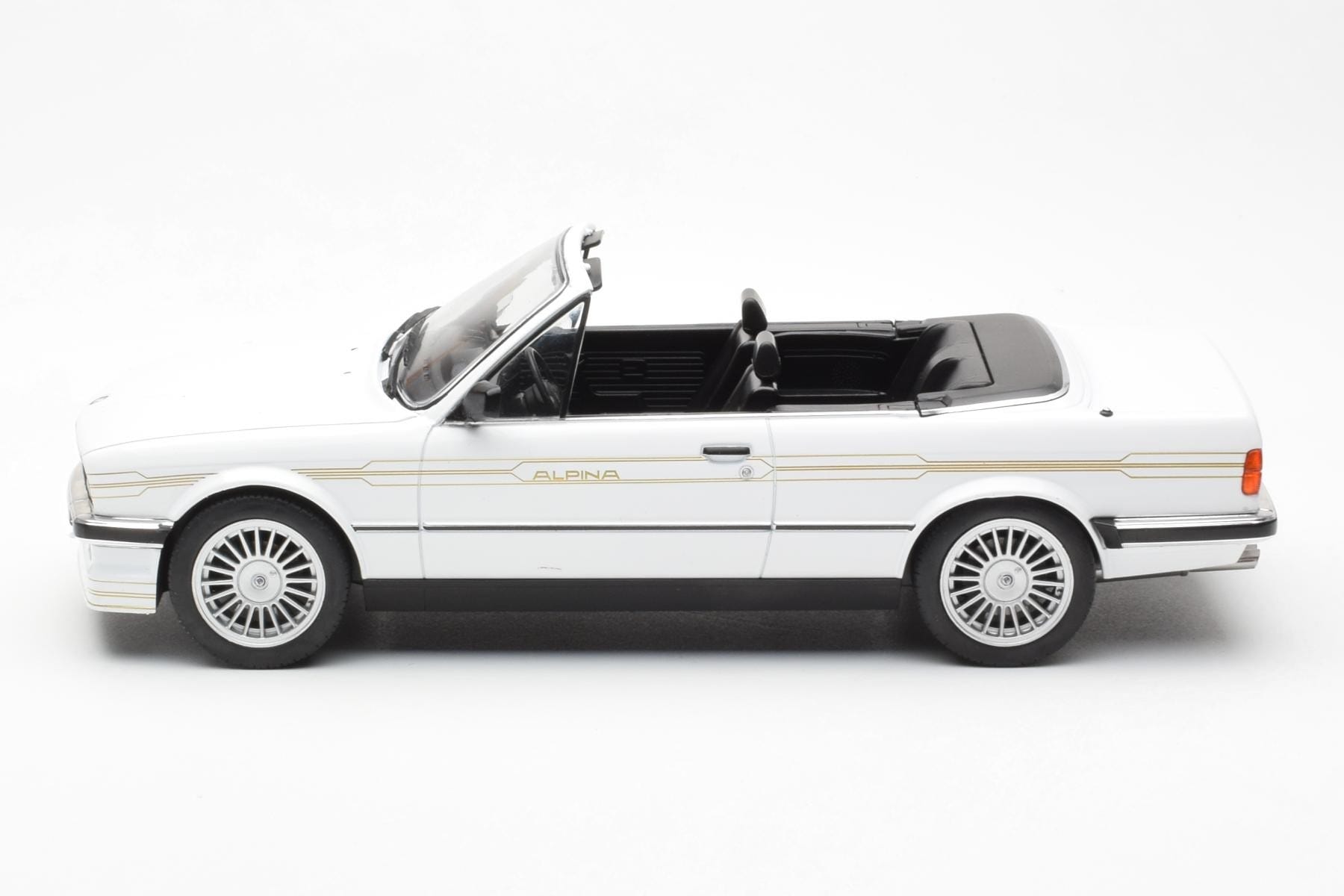 BMW Alpina C2 2.7 E30 Cabriolet White MCG 1:18 MCG18383 Diecast - image 3 of 6