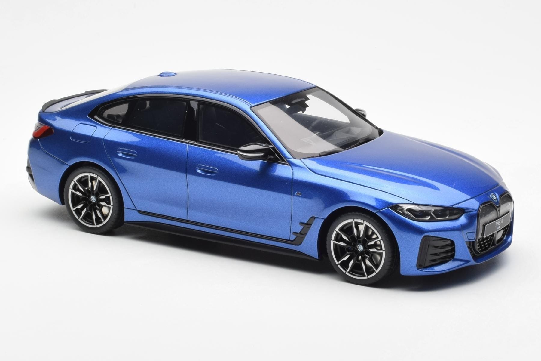 BMW i4 M50 G26 Blue Otto 1:18 OT453 Resin - image 4 of 6