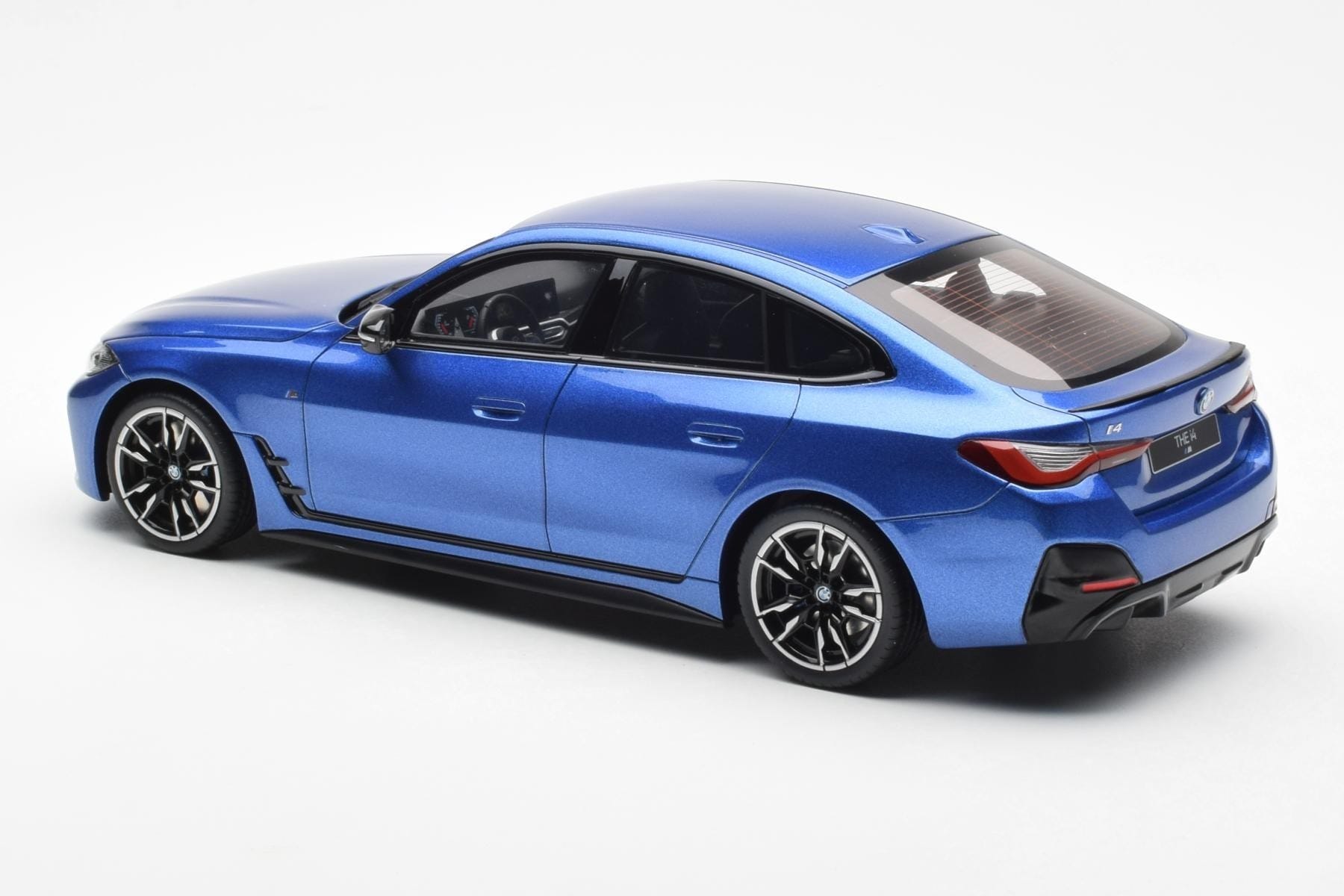 BMW i4 M50 G26 Blue Otto 1:18 OT453 Resin - image 5 of 6