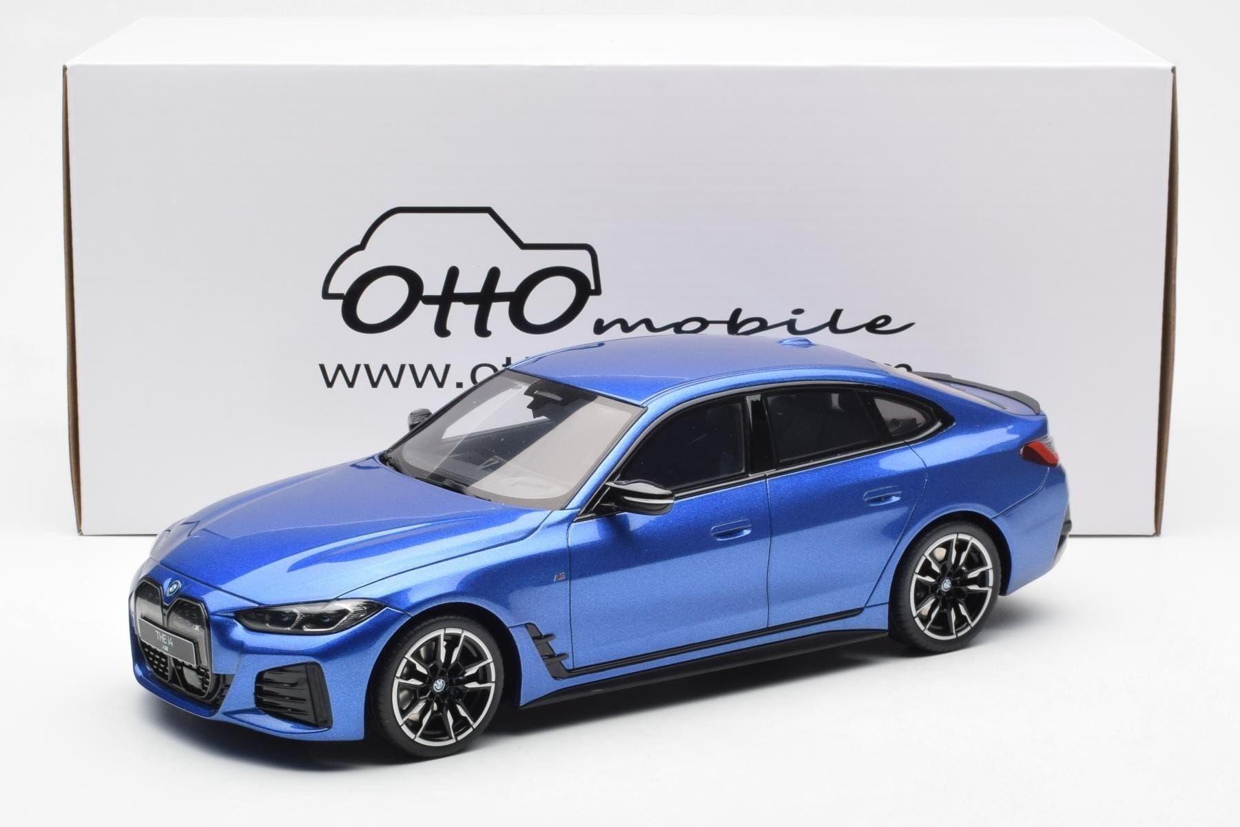 BMW i4 M50 G26 Blue Otto 1:18 OT453 Resin - image 6 of 6