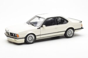 BMW M635 CSi E24 White Dealer Edition AUTOart 1:18 80430145829 Diecast