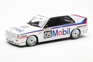 BMW M3 E30 #5 P. Brock Mobil ATCC 1988 AUTOart 1:18 88845 Diecast