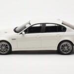 BMW M3 E90 Sedan White GT Spirit 1:18 GT053 Resin - image 3 of 6
