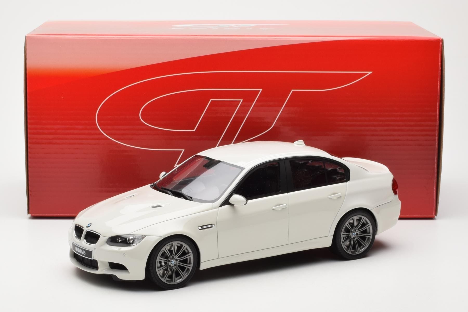 BMW M3 E90 Sedan White GT Spirit 1:18 GT053 Resin - image 6 of 6