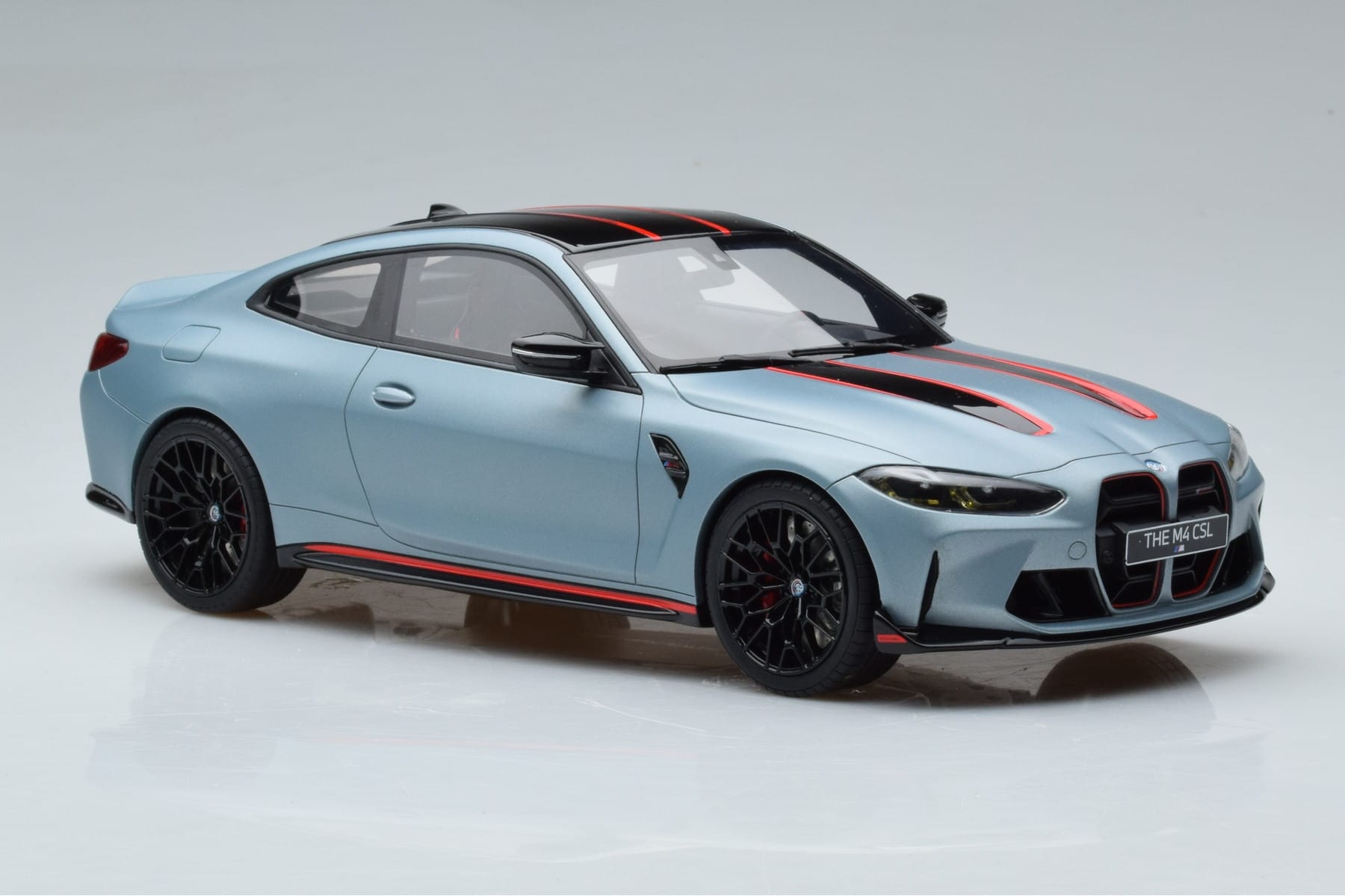 BMW M4 CSL G82 Gray GT Spirit 1:18 GT427 Resin - image 4 of 8