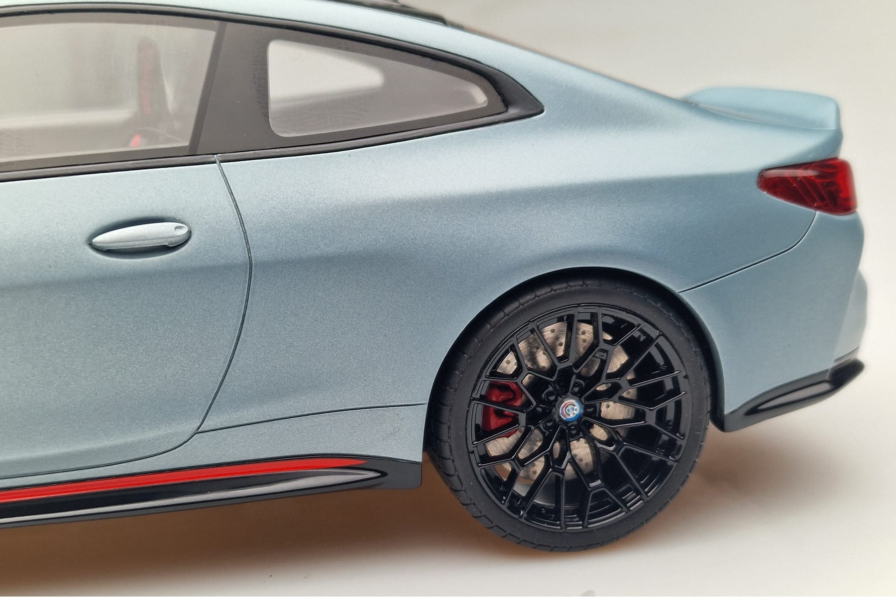 BMW M4 CSL G82 Gray GT Spirit 1:18 GT427 Resin - image 7 of 8