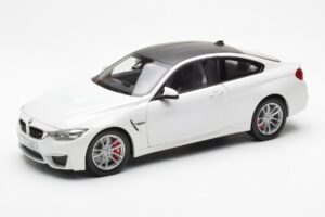 BMW M4 F82 Frozen Brilliant White Paragon 1:18 PA-97101 Diecast