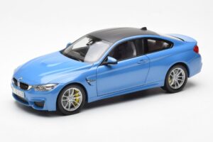 BMW M4 F82 Yas Marina Blue Paragon 1:18 PA-97102 Diecast