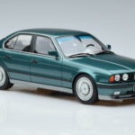 BMW M5 E34 Cecotto Edition Green Otto 1:18 OT968 Resin - image 4 of 6